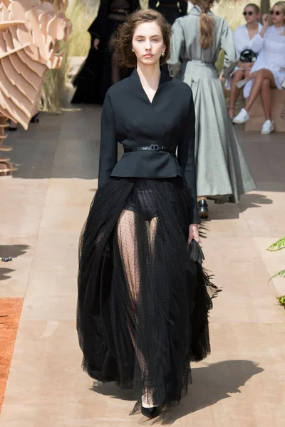 Look 24